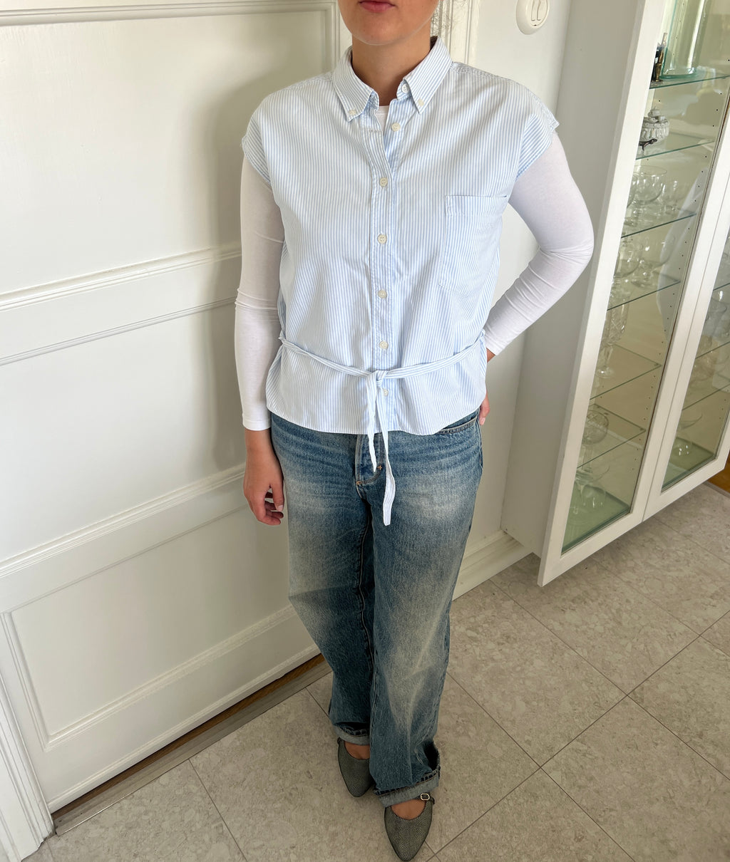 Sleveless striped shirt